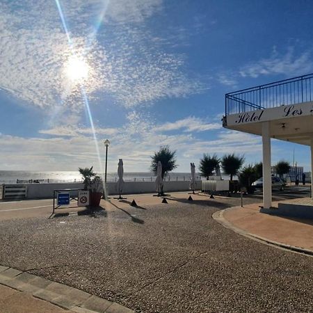 Les Pieds Dans L'Eau - Appartement Vue Mer ชาแตเลยง-ปลาจ ภายนอก รูปภาพ