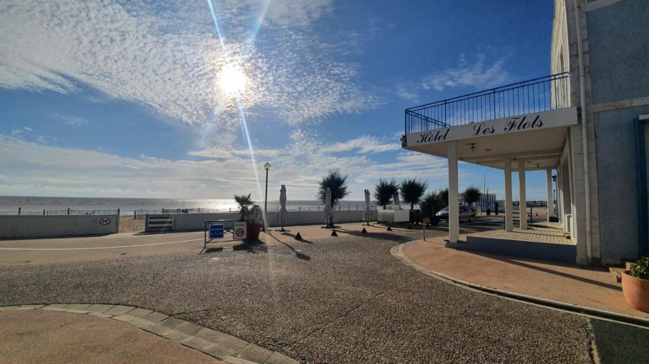 Les Pieds Dans L'Eau - Appartement Vue Mer ชาแตเลยง-ปลาจ ภายนอก รูปภาพ