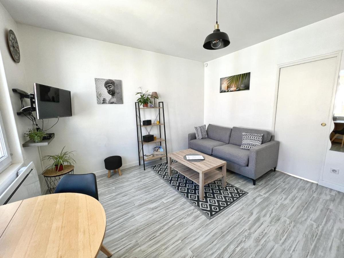 Les Pieds Dans L'Eau - Appartement Vue Mer ชาแตเลยง-ปลาจ ภายนอก รูปภาพ