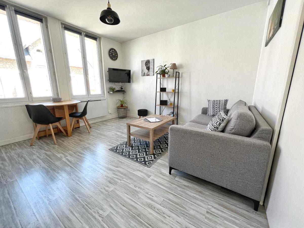 Les Pieds Dans L'Eau - Appartement Vue Mer ชาแตเลยง-ปลาจ ภายนอก รูปภาพ