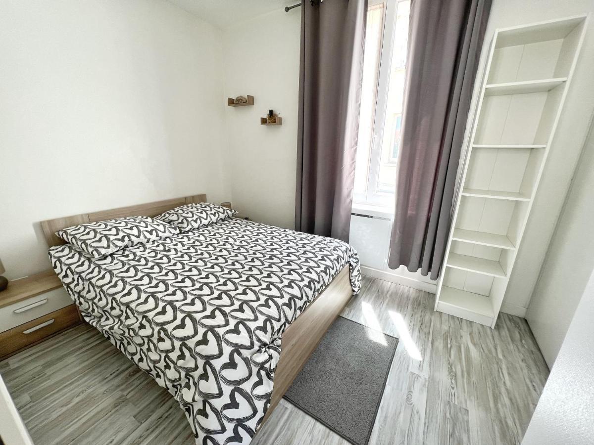 Les Pieds Dans L'Eau - Appartement Vue Mer ชาแตเลยง-ปลาจ ภายนอก รูปภาพ