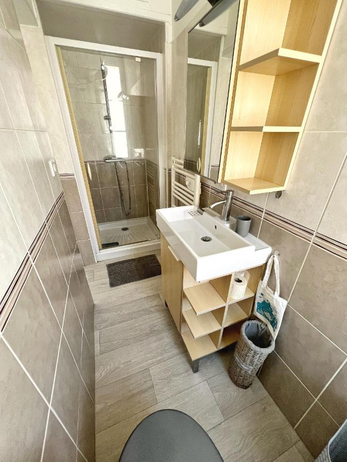 Les Pieds Dans L'Eau - Appartement Vue Mer ชาแตเลยง-ปลาจ ภายนอก รูปภาพ